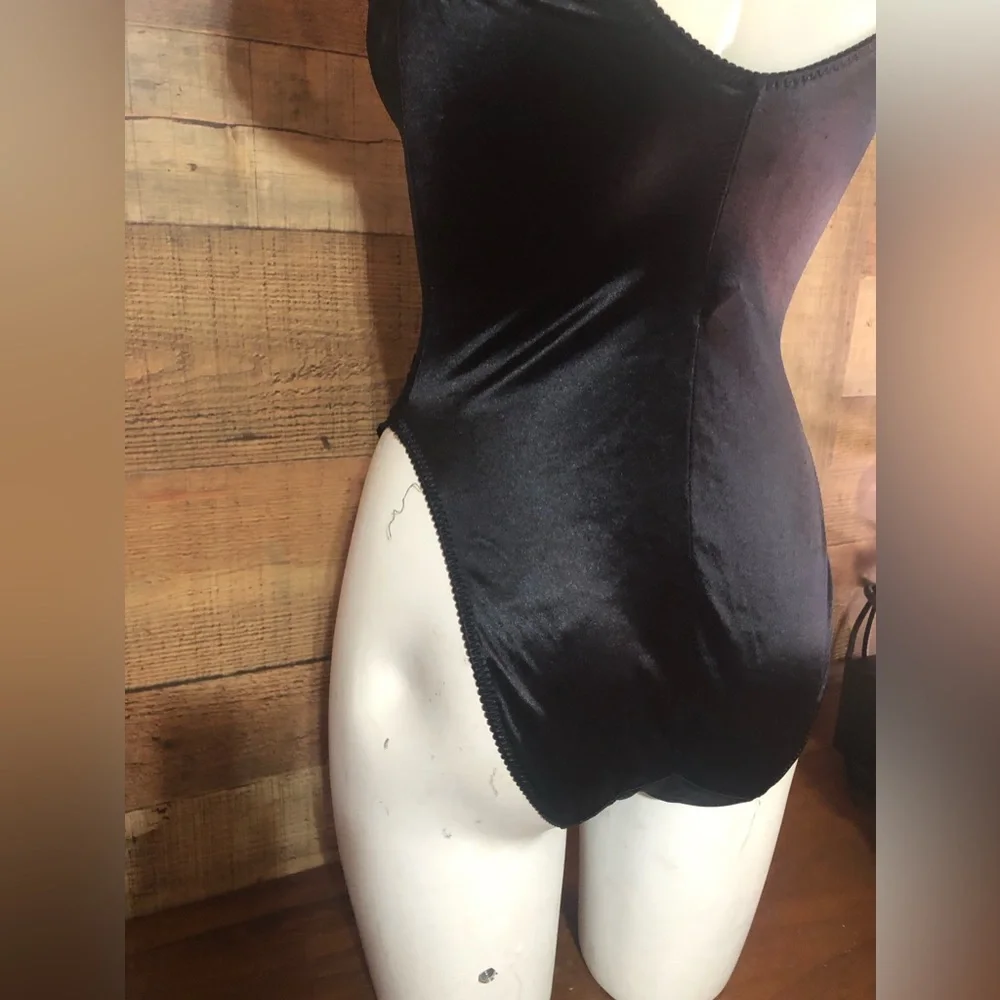 🖤♥️ Victoria's Secret Vintage Gold Label lace trim satin bodysuit - Picture 4 of 9